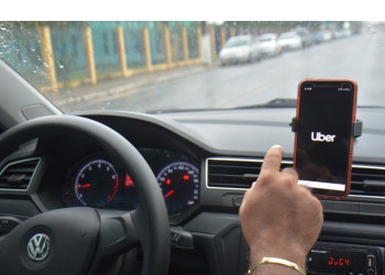 STJ decide que motorista não têm vínculo trabalhista com Uber